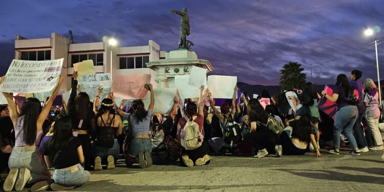 El cielo se unió a la «marea violeta»