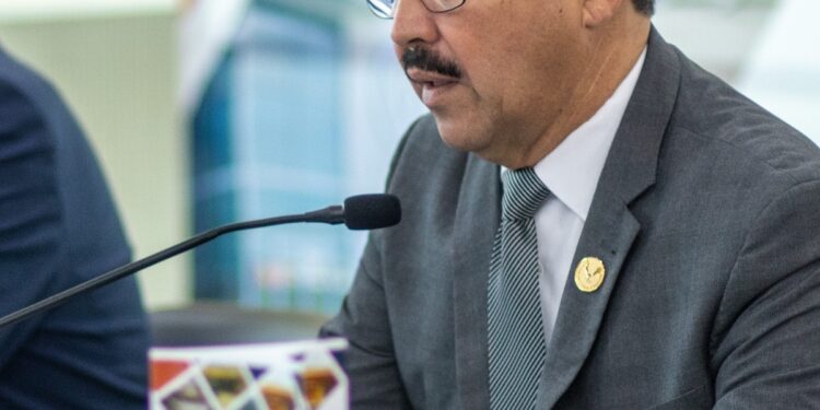 Entrega rector nombramientos a secretarios de la UAT