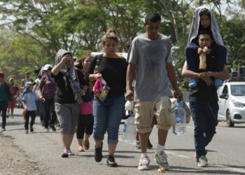 México dará apoyo económico a migrantes que regresen a Venezuela