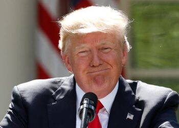 Juez retira seis cargos a Donal Trump