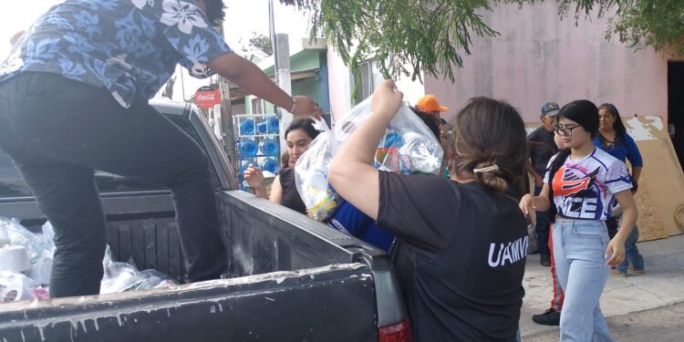 Universitarios llevan víveres a los afectados por explosión en Valle Hermoso