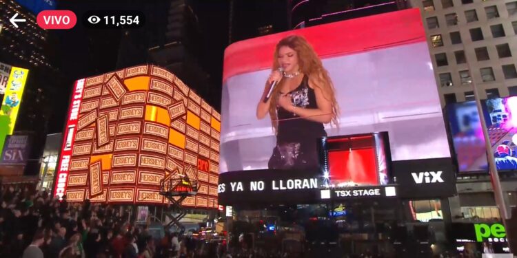 Shakira prende el Time Square con su nuevo disco