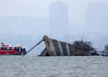 Rescatan con vida a 1 mexicano luego del desplome del puente en Baltimore; 2 más siguen desaparecidos