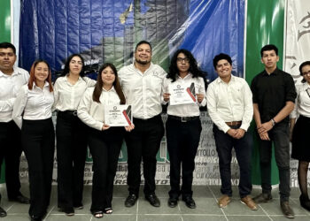 Obtiene la UAT primeros lugares en maratón de conocimientos