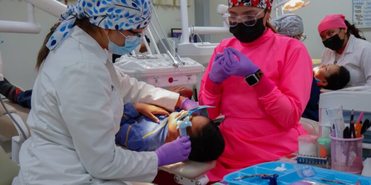 La UAT brinda más de nueve mil servicios dentales por año
