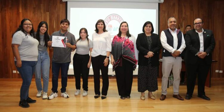 Obtiene la UAT primeros lugares en maratón de conocimientos