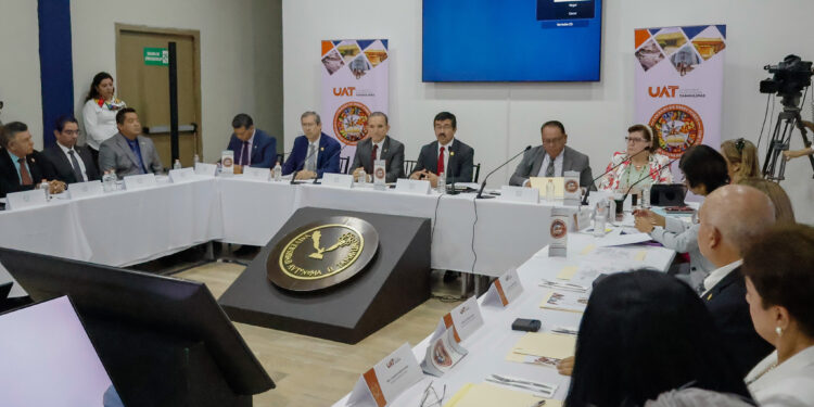 Fortalece la UAT su plan de trabajo institucional