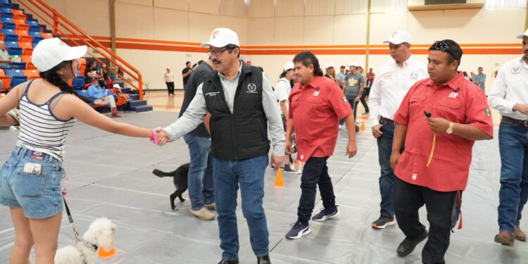 El rector de la UAT inaugura curso de adiestramiento canino K-9