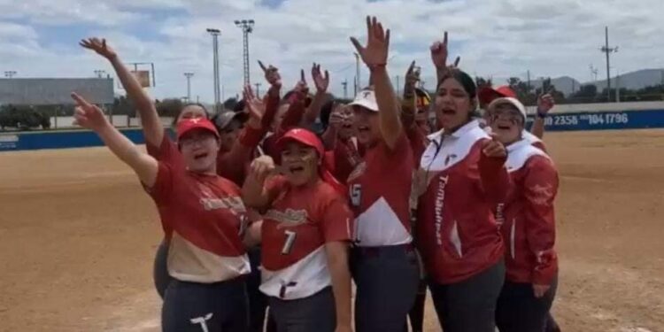 El representativo de Tamaulipas femenil mayor de sóftbol avanza invicto a la etapa nacional en los juegos CONADE 2024