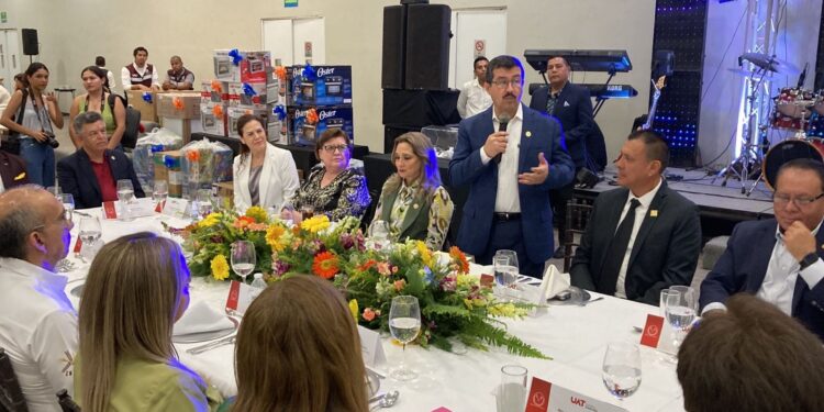 Destaca el rector Dámaso Anaya su reconocimiento a docentes de la UAT