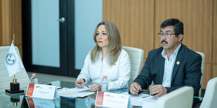 El rector Dámaso Anaya da inicio al proceso para acreditar el CEINA y bibliotecas de la UAT