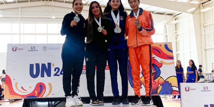 Laura Zamora da bronce en Karate para la UAT