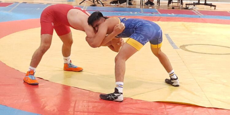 Cuelga bronce Grimany para la UAT en Luchas Universitarias