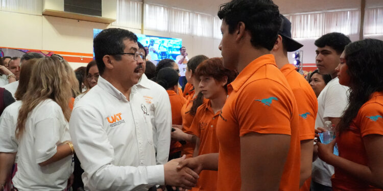 Vive la UAT una fiesta para recibir a estudiantes de bachillerato