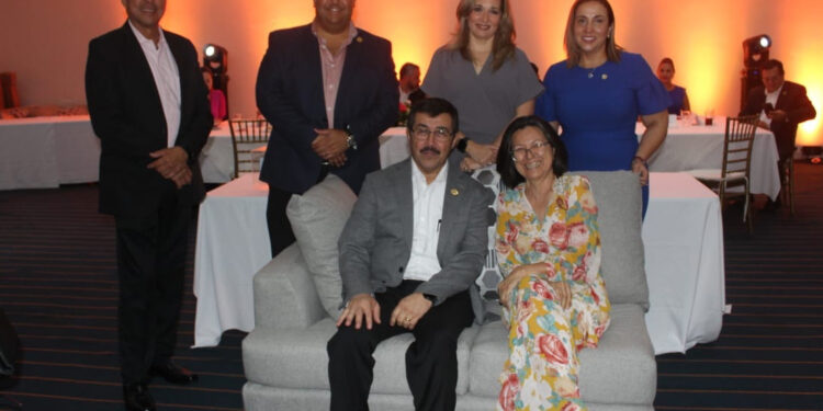 Destaca el rector Dámaso Anaya su reconocimiento a docentes de la UAT