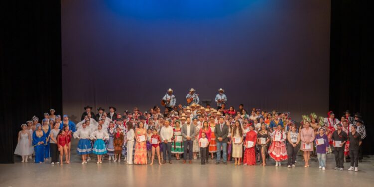 Presenta la UAT con gran éxito su festival del día Internacional de la Danza