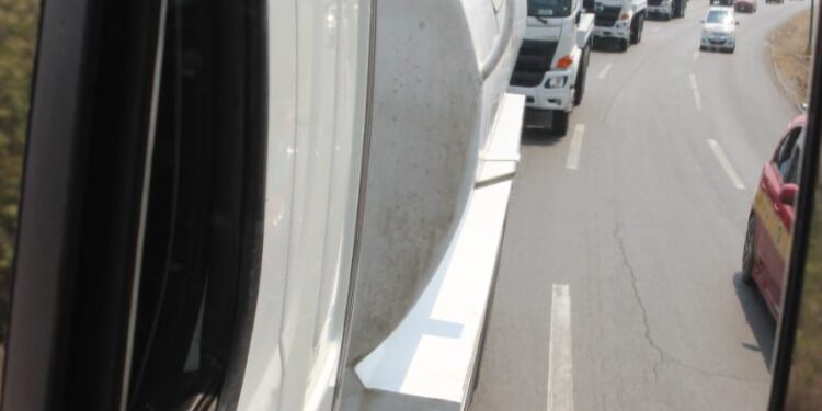 Envía Gobierno de Tamaulipas pipas para distribuir agua en la zona sur