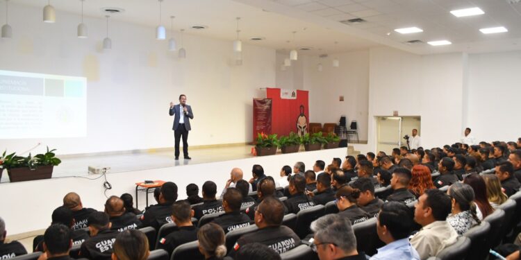 Capacitan SSPT y CODHET a personal de la Guardia Estatal en materia de derechos humanos