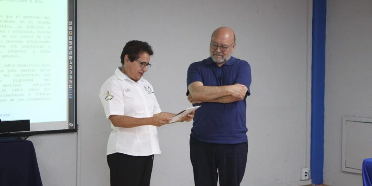 Capacita UAT en temas selectos de salud a docentes y estudiantes de Reynosa