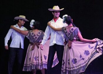 Realiza la UAT con éxito talleres artísticos en Tampico y Victoria
