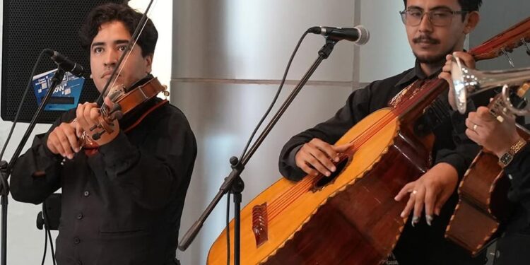 Realiza la UAT con éxito talleres artísticos en Tampico y Victoria