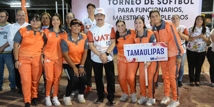 Inaugura el rector Dámaso Anaya el Torneo de softbol para Funcionarios, Maestros y Empleados de la UAT
