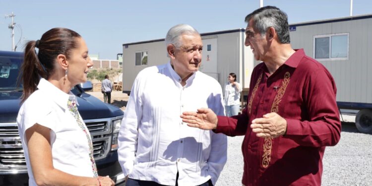 Encabezan reunión en Nuevo Laredo el presidente López Obrador, la presidenta electa Claudia Sheinbaum y el gobernador Américo Villarreal
