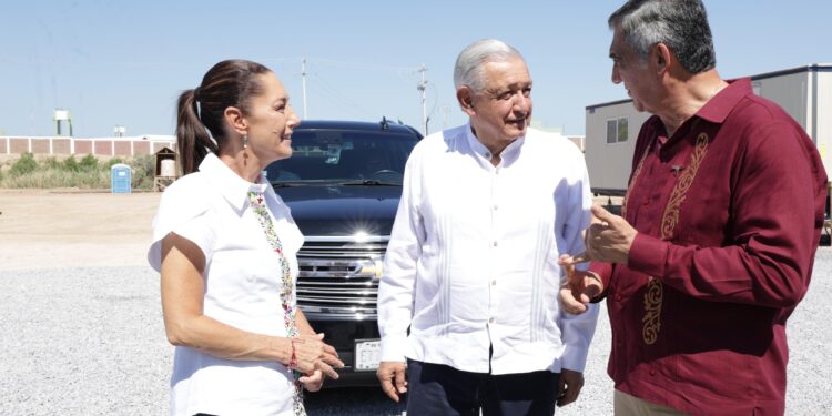Encabezan reunión en Nuevo Laredo el presidente López Obrador, la presidenta electa Claudia Sheinbaum y el gobernador Américo Villarreal