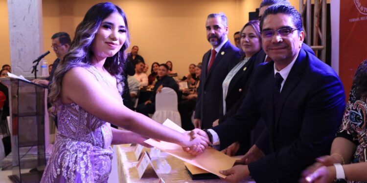 Gradúa la UAT a 270 egresados del bachillerato en Valle Hermoso