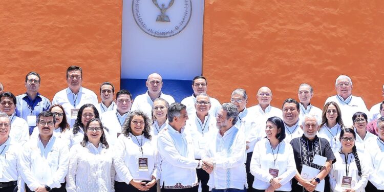 Educación debe rehumanizar a la sociedad y apoyar a las y los jóvenes: Américo