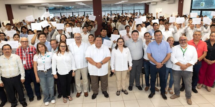 Certifican a estudiantes de la Universidad Tecnológica de Altamira en el idioma inglés