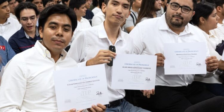 Certifican a estudiantes de la Universidad Tecnológica de Altamira en el idioma inglés