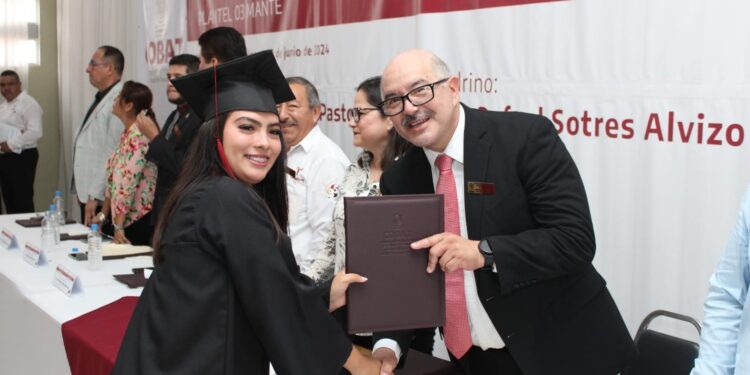 Entrega Colegio de Bachilleres de Tamaulipas de Mante a técnicos especialistas