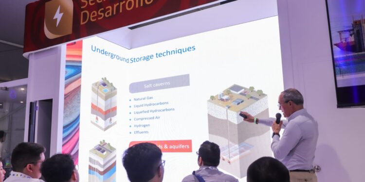 Recibió Secretaría de Desarrollo Energético conferencias internacionales en el Congreso Mexicano del Petróleo