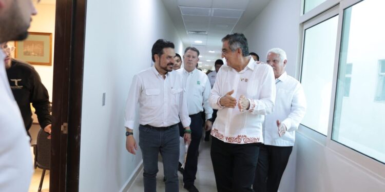 Refrenda Américo: “En Tamaulipas, tenemos la bata bien puesta”