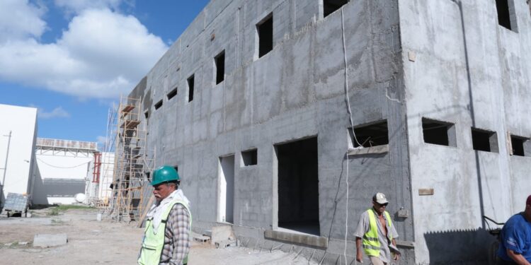 Refrenda Américo: “En Tamaulipas, tenemos la bata bien puesta”