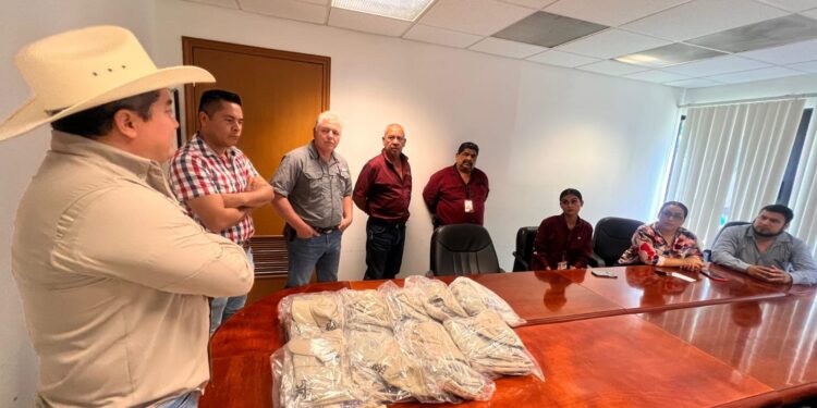 Equipa Gobierno del Estado a personal de inspección y movilización