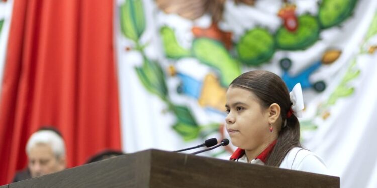 Viven estudiantes experiencia democrática, son diputados por un día