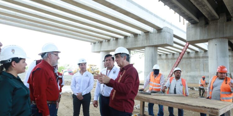 Supervisa Américo avances del Puente de la Esperanza y del nuevo hospital del ISSSTE