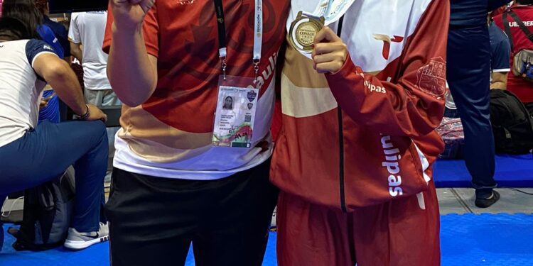 Laura Melisa, karateca de la UAT, es campeona nacional