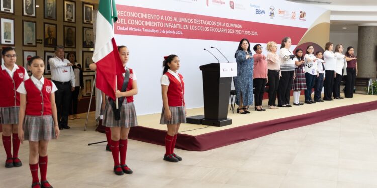 Reconocen a estudiantes y docentes sobresalientes en la Olimpiada del Conocimiento Infantil