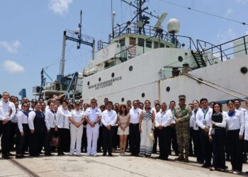 Entrega Marina buque a la UAT