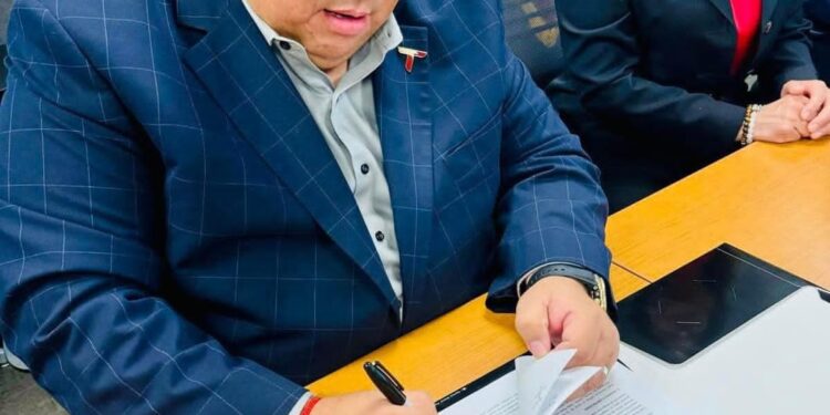 Firman convenio Universidad Tecnológica de Altamira y la Arizona State University para el desarrollo de semiconductores