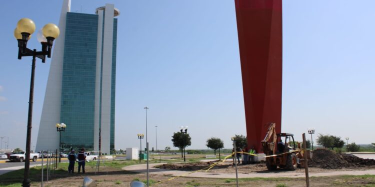 Restaura Obras Públicas Águila del Bicentenario