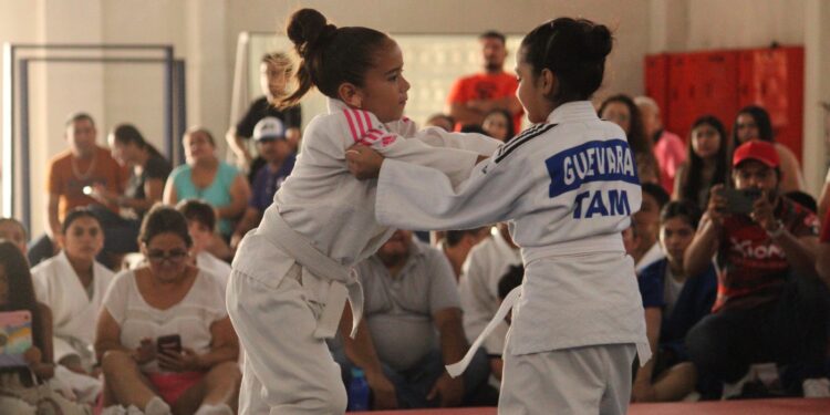 Suben al podio judocas de la UAT en Torneo Estatal