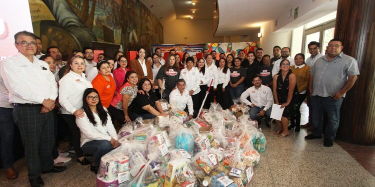 Realiza la UAT colecta de víveres para damnificados por lluvias