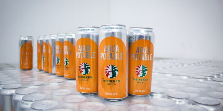 Dona Grupo Cuauhtémoc Moctezuma más de mil 500 litros de agua purificada al DIF Tamaulipas