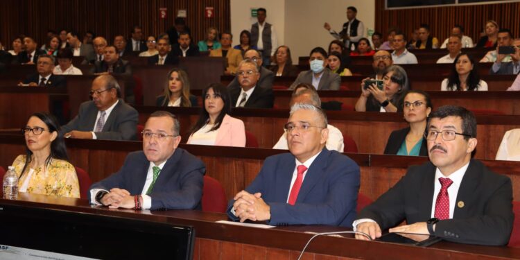 Capacita la ASF al personal administrativo y directivo de la UAT