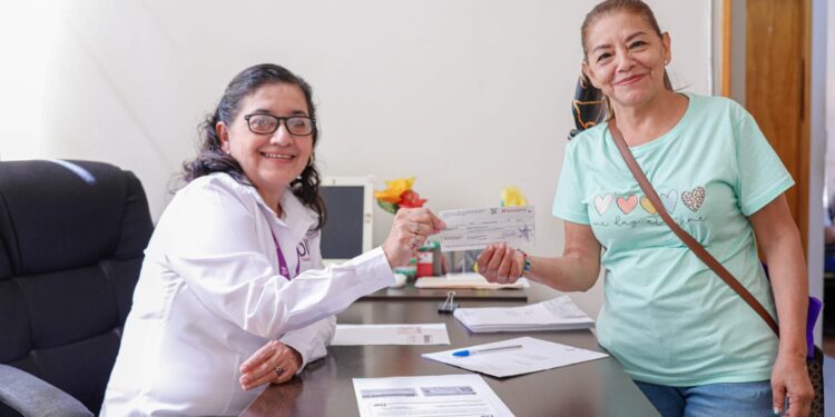 Entrega DIF Tamaulipas apoyos económicos a adultos mayores de 23 municipios