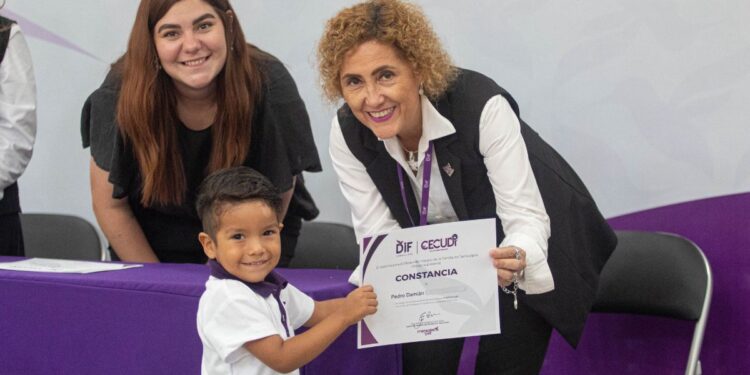 Gradúa DIF Tamaulipas a cerca de 3 mil alumnos de preescolar en los CECUDI y CAIC del estado